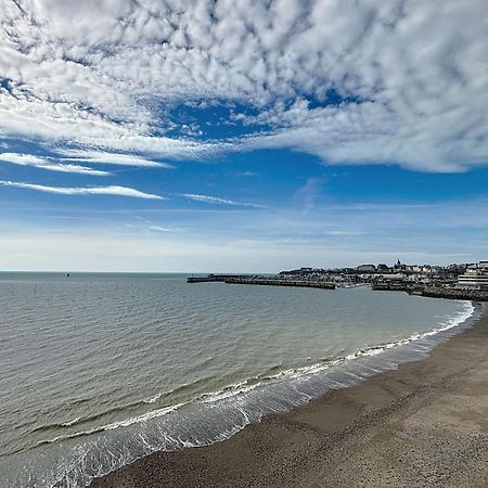 Appartement Avec Balcon, Proche Des Plages Et Commerces - Fr-1-361-89 Гранвиль Экстерьер фото